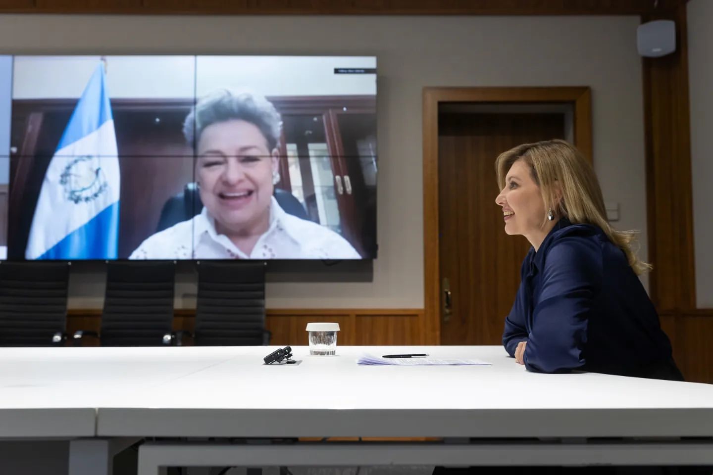 Зеленська показала вишуканий образ під час відеорозмови з першою леді Гватемали (фото)